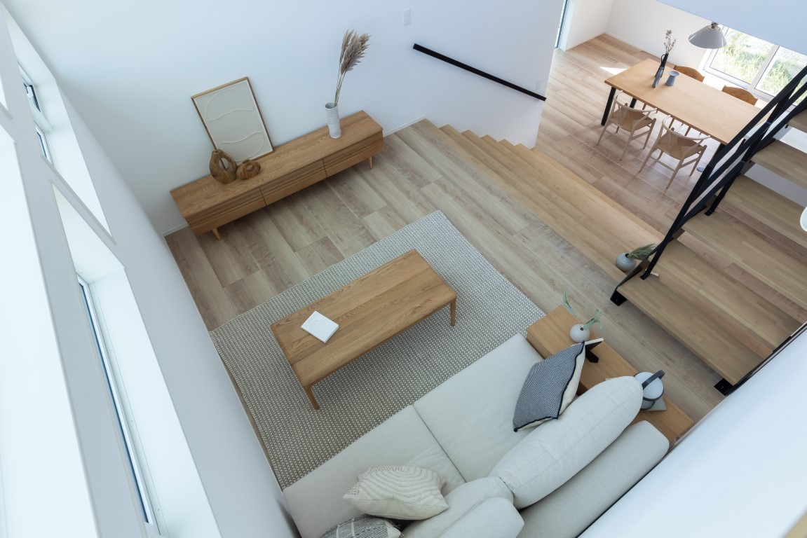 1階のダイニングと緩やかにつながる、2階のセカンドリビング。