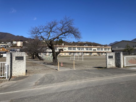 東小学校：徒歩25分（2kｍ）