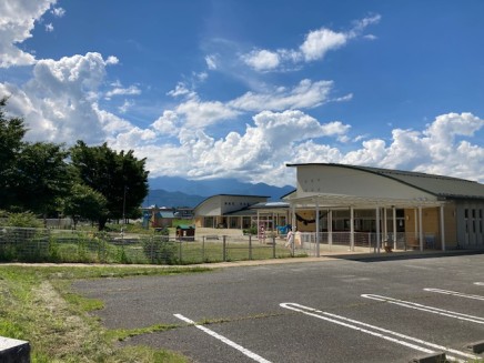 豊科南部認定こども園 約2,300m 車5分