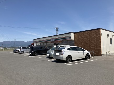 セブンイレブン佐久野沢北店 1200m 徒歩15分