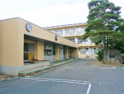 柳原小学校(約750m)