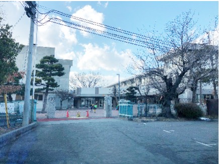 通明小学校 徒歩10分(約740m)