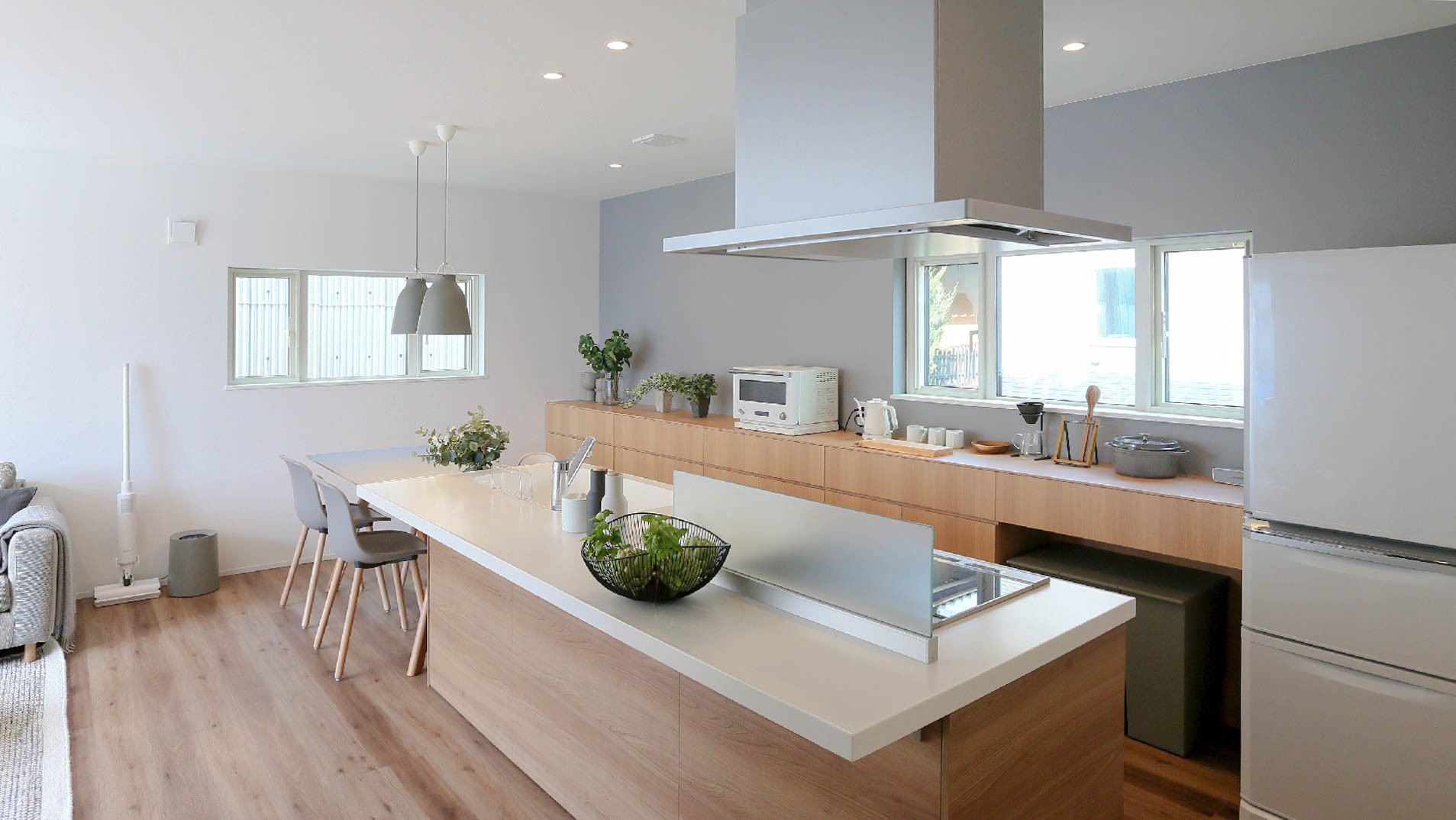 KITCHEN:人気のアイランド型!