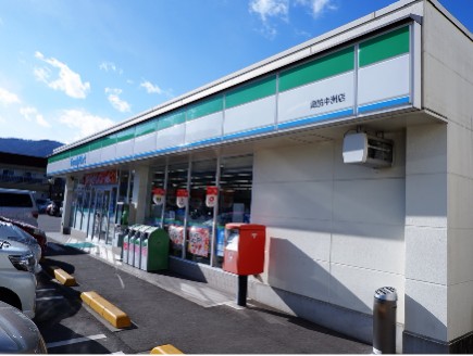 ファミリーマート諏訪中洲店 徒歩7分(500m) 急な買い物にも便利です♪