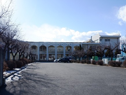 中洲小学校 徒歩9分(650m) 通学に安心できる距離です!